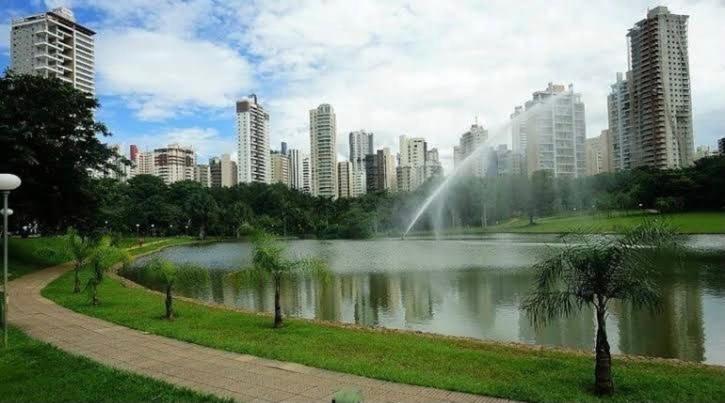 Gyn Temporada! Flat Proximo Ao Parque Vaca Brava! Goiânia Exterior photo